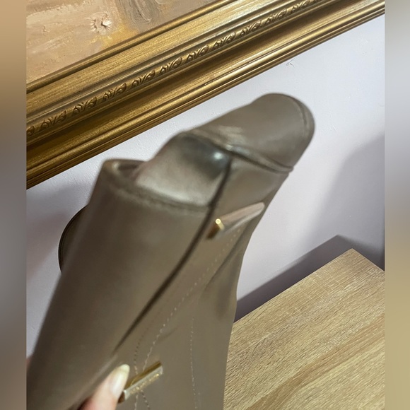 Marc Jacobs taupe handbag w/tags - Picture 15 of 17